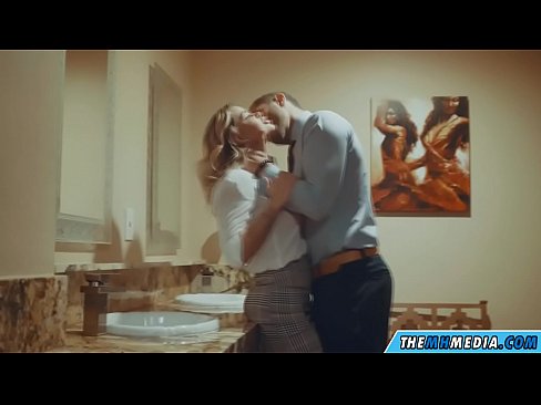 ❤️ Wanneer een rondborstige blondine je verleidt in een openbaar toilet ️ Super sex at nl.seecamsus.top ﹏